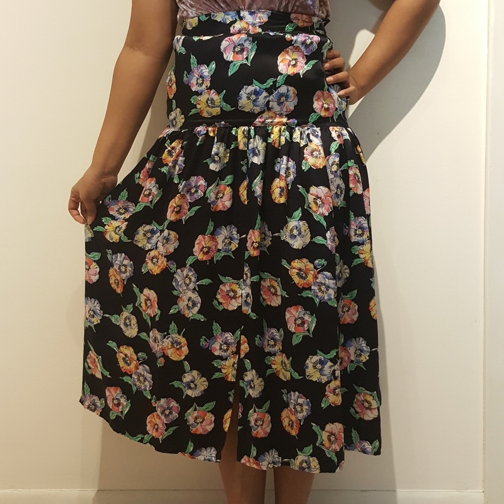 💕Host Pick💕Escada Floral Skirt - Picture 2 of 5